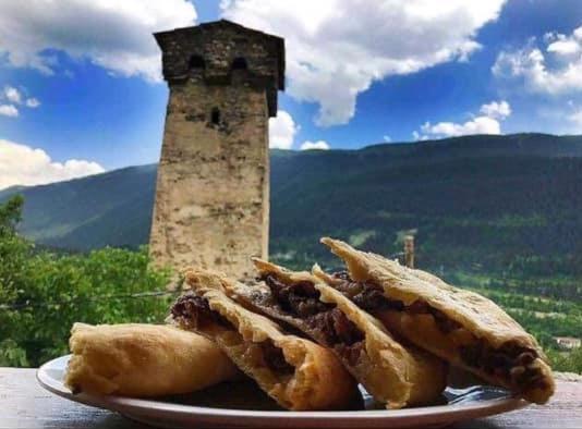 Guesthouse Kurdiani In Mestia Buitenkant foto