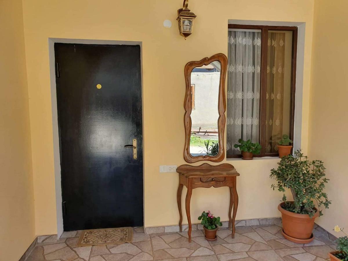 Guesthouse Kurdiani In Mestia Buitenkant foto